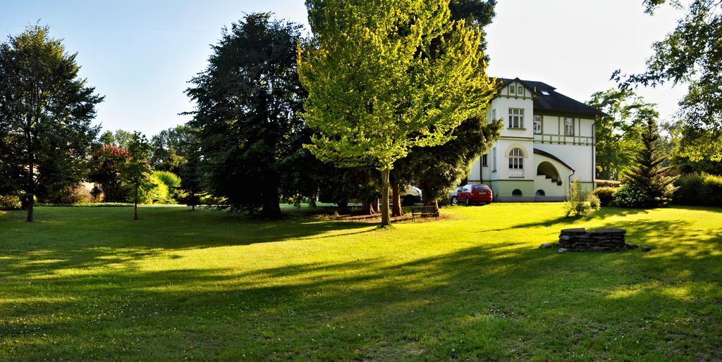 Pension Habermannova Vila Bludov  エクステリア 写真