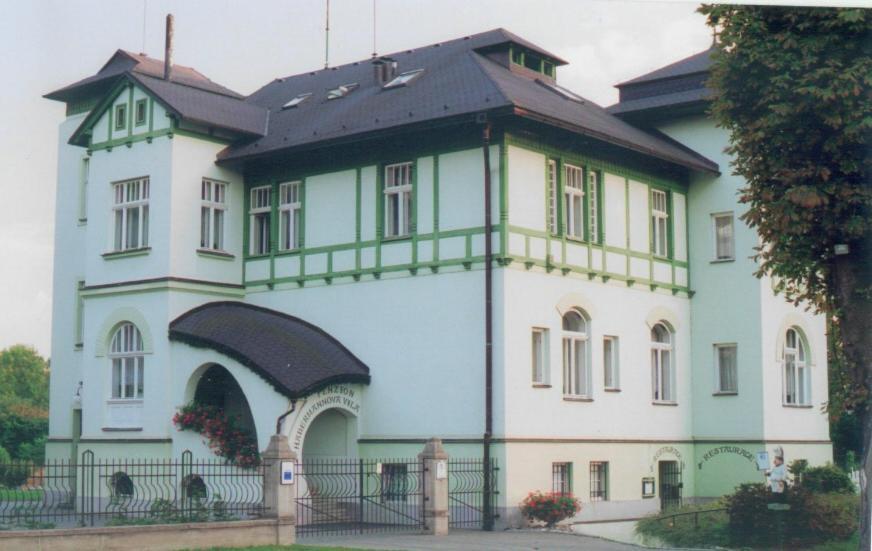 Pension Habermannova Vila Bludov  エクステリア 写真